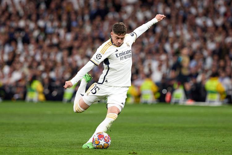 阿斯预测皇马首发:赫伊森有望复出,巴尔韦德将继续担任右后卫