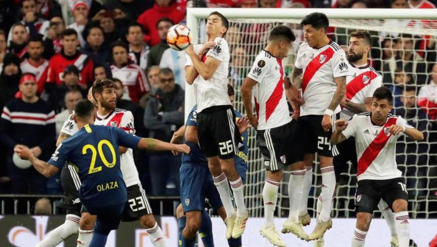 解放者杯半决赛首回合，基多体育大学3-0击败帕尔梅拉斯抢占先机