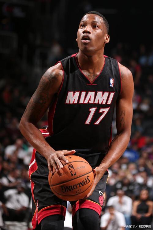 戴奇：我们在一起两天球员很快适应我的战术 胜利意义重大