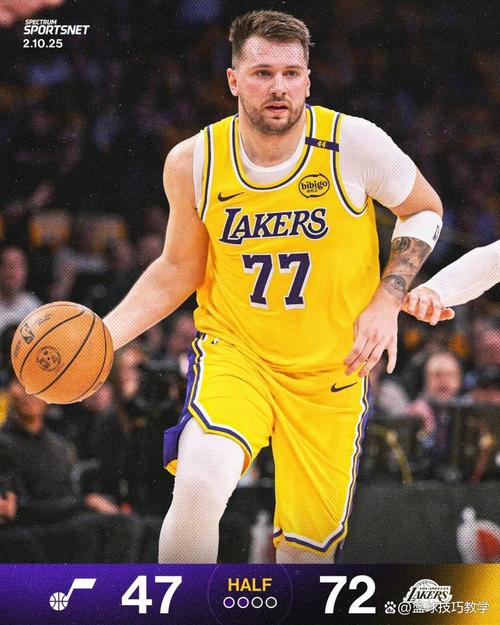 累死！东契奇迎着华子超远三分+突破上篮命中目前11中8已砍下23分