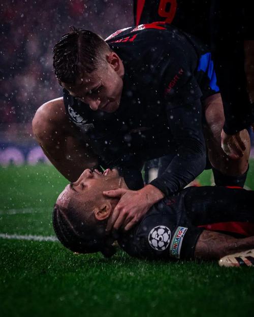 全是持球猛攻！迪班萨季前赛第二场13中6砍下18分8篮板3盖帽