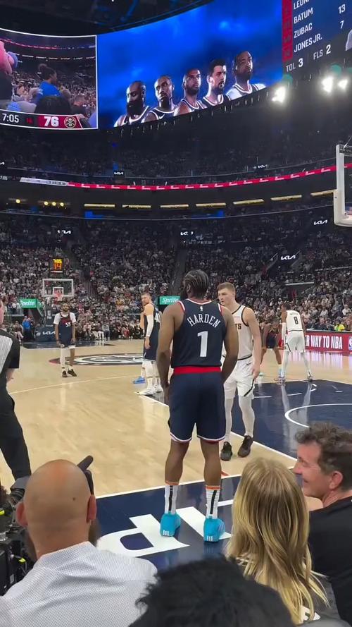 哈登：一直在练祖巴茨和科林斯的配合 喜欢这种随机应变的打法