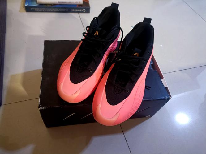 详细阅读:签名鞋备受好评!爱德华兹将推出更平价的支线鞋款Believe That 1 签名鞋备受好评!爱德华兹将推出更平价的支线鞋款Believe That 1