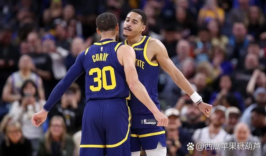 详细阅读:芬奇:麦丹打得非常自如 进攻端做出了很棒的决策效率极高 芬奇:麦丹打得非常自如 进攻端做出了很棒的决策效率极高