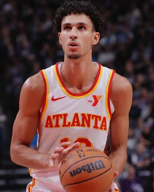 详细阅读:24年状元!老鹰官方:球队执行里萨谢2026-27赛季球队选项 24年状元!老鹰官方:球队执行里萨谢2026-27赛季球队选项