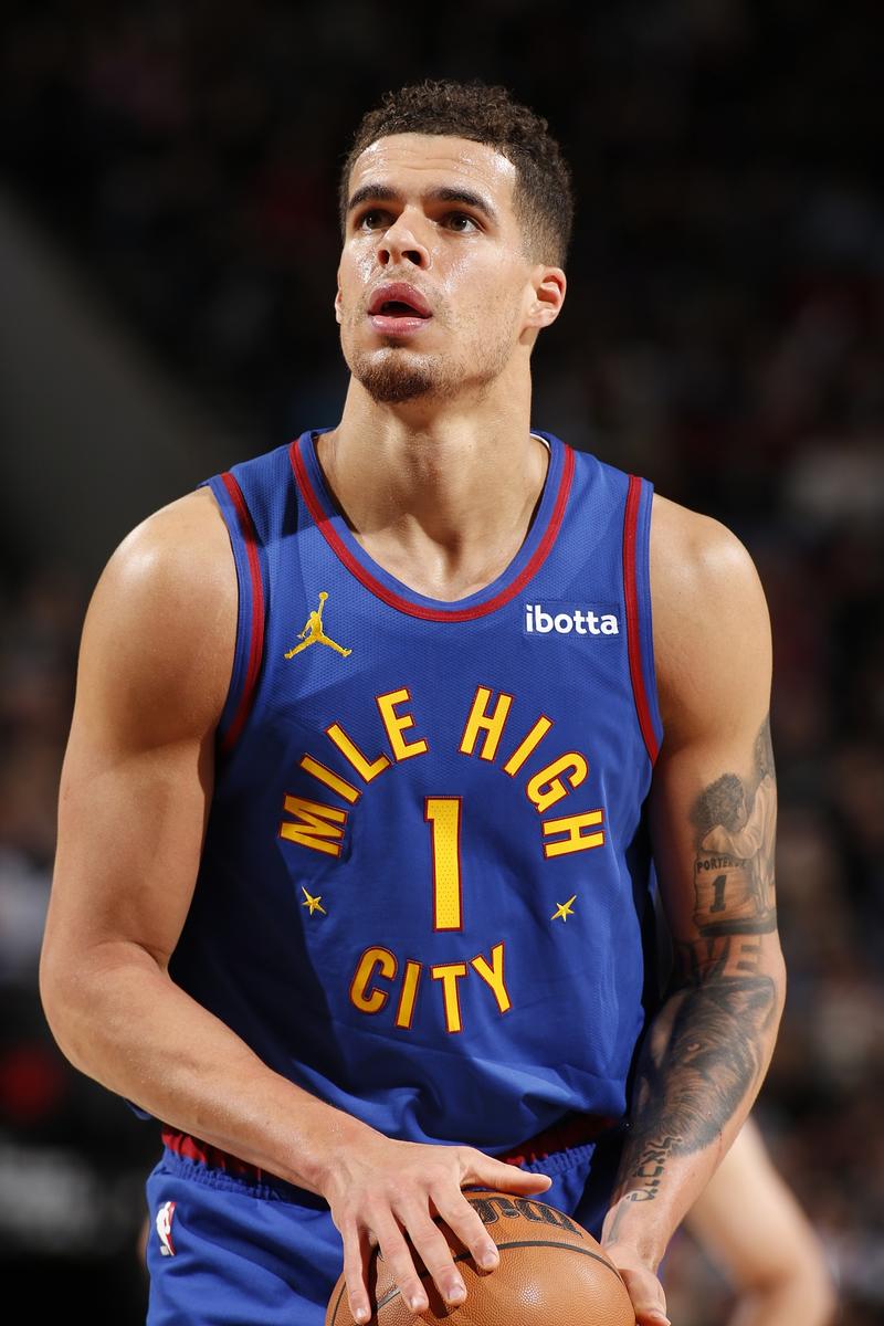 详细阅读:小波特:我们控卫是新秀不稳定想赢球很难 这位置成长需要过程 小波特:我们控卫是新秀不稳定想赢球很难 这位置成长需要过程