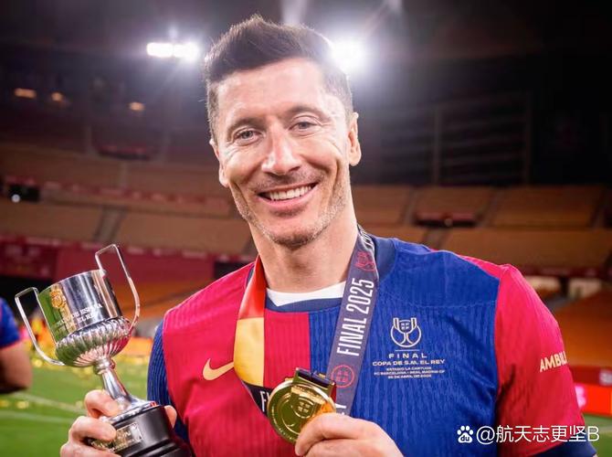 记者:奥尔莫和莱万今日完成训练,如一切顺利将获得医疗许可