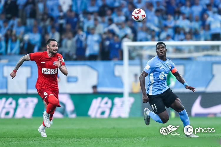 足球报：英博希望主场精彩收官，海港末轮还要打起12分精神