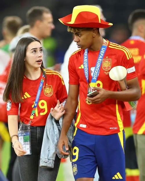 交往仅2个月！记者：亚马尔向我证实他已分手 但分手并非因为不忠