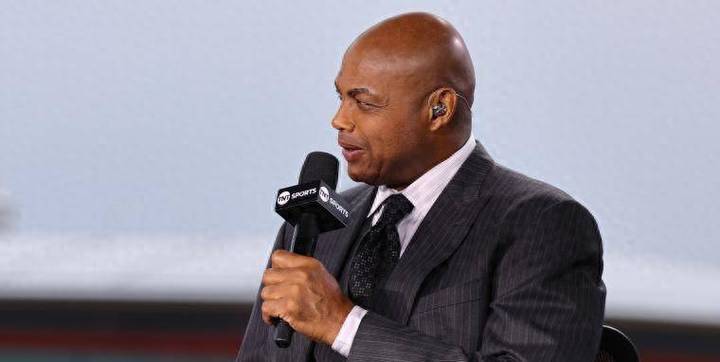 巴克利:我只关心文班能否保持健康 他是最独一无二的球员