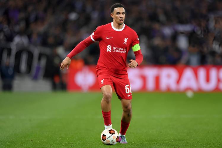 德转右后卫身价排行：阿什拉夫8000万欧元第一，阿诺德排名第二