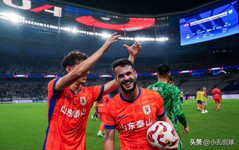 鲁媒:瓦科希望能续约时间更长一些,薪金也能保持在球队顶级水平