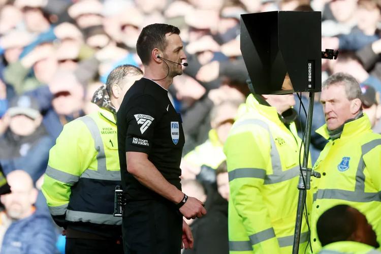 阿森纳客战布拉格斯拉维亚裁判:阿塞拜疆裁判阿格哈耶夫执法