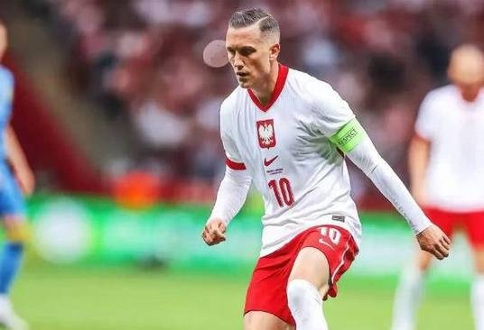 半场-国际米兰1-1维罗纳 泽林斯基世界波恰20助攻吉奥瓦尼暴力斩