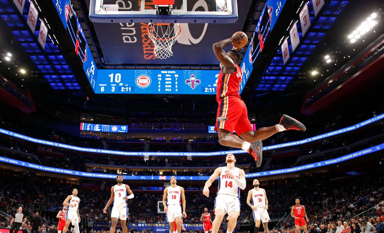 冲击力！锡安强攻被吹进攻犯规 鹈鹕挑战成功改判2+1