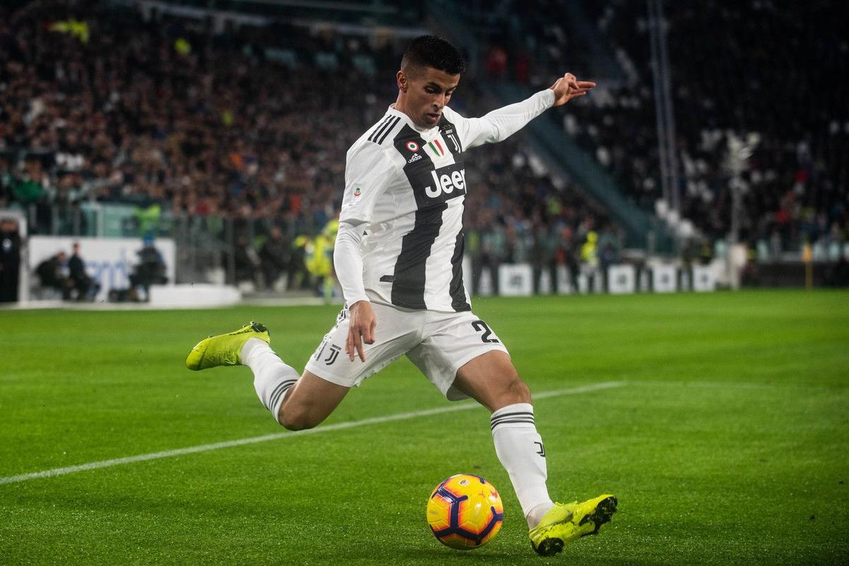 毕巴官方：24岁前锋桑纳迪成功接受右膝半月板手术