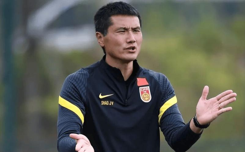 记者：从工作角度而言，毛雷尔、杨智应该随邵佳一去国家队