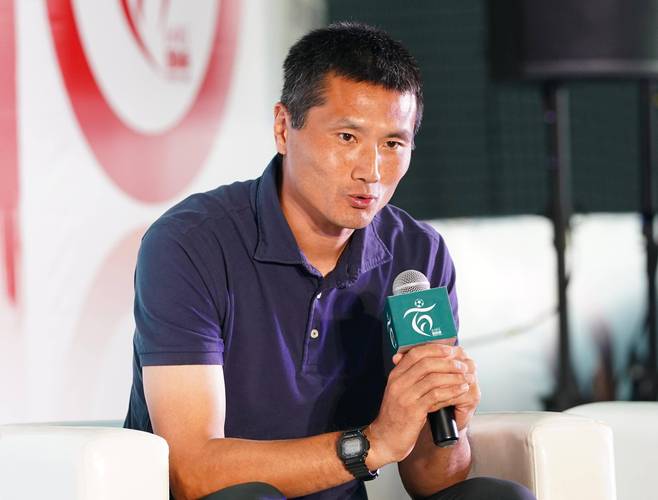 北青：邵佳一可能从青岛西海岸带走杨智等部分助手赴国家队履新