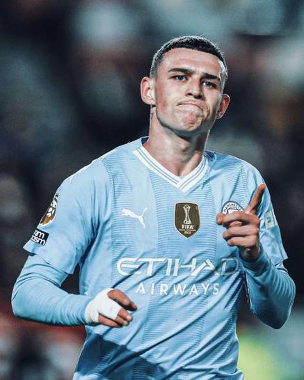 上演梅开二度！欧足联官方：曼城前锋福登当选本轮欧冠最佳球员