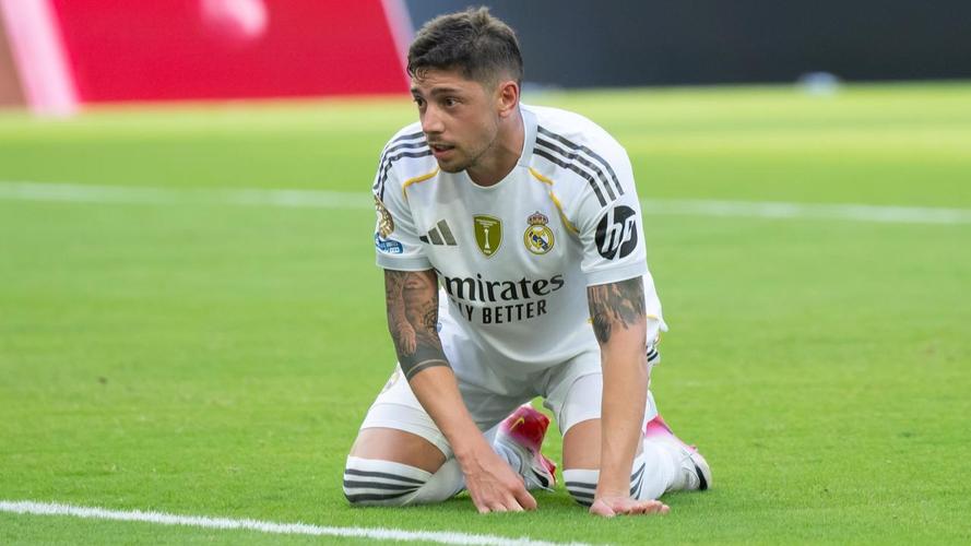 罗马诺:检查结果证实巴尔韦德没有受伤,球员能出战接下来的比赛