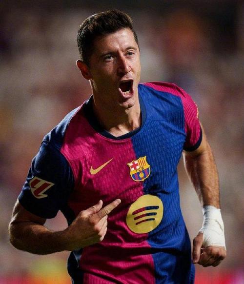 塞尔电台:西蒙尼十分欣赏莱万,马竞可能是他的下一站