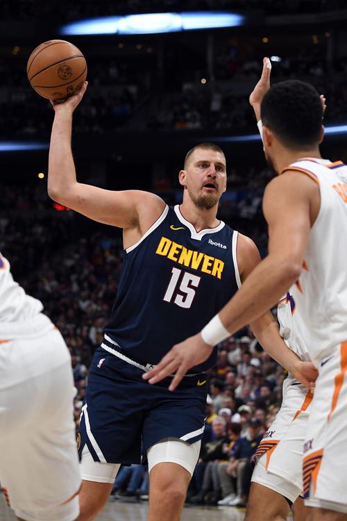 下场打勇士!约基奇赛季至今场均24.1分13.4板12助2.3断 TS70.1%