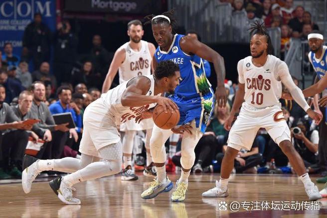 详细阅读:状态一般!加兰14中6拿到15分5板10助1断 5失误 状态一般!加兰14中6拿到15分5板10助1断 5失误